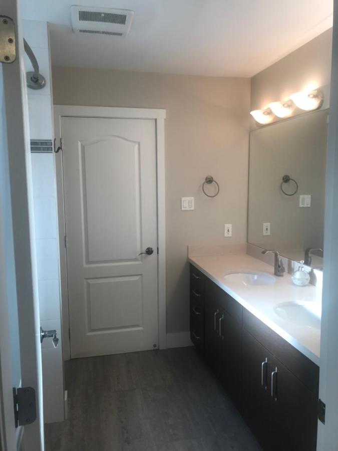 Large Suite With Separate Bathroom Ричмонд Экстерьер фото