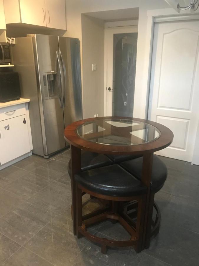 Large Suite With Separate Bathroom Ричмонд Экстерьер фото